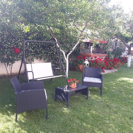 Elena Rooms-Apartments Аспровалта Екстериор снимка