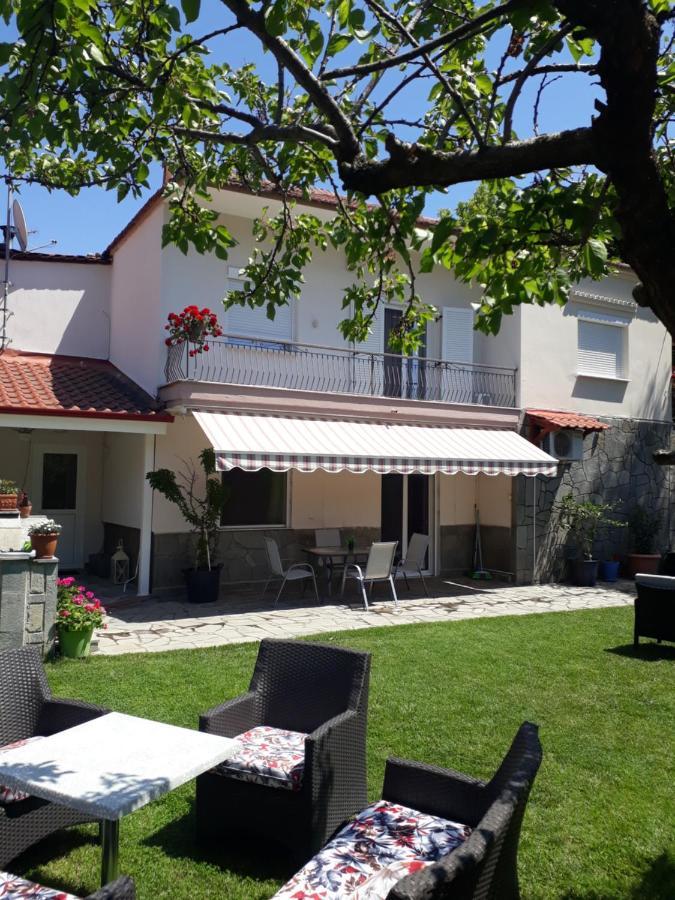 Elena Rooms-Apartments Аспровалта Екстериор снимка