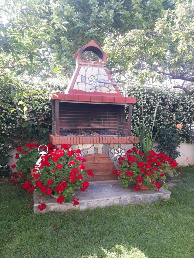 Elena Rooms-Apartments Аспровалта Екстериор снимка