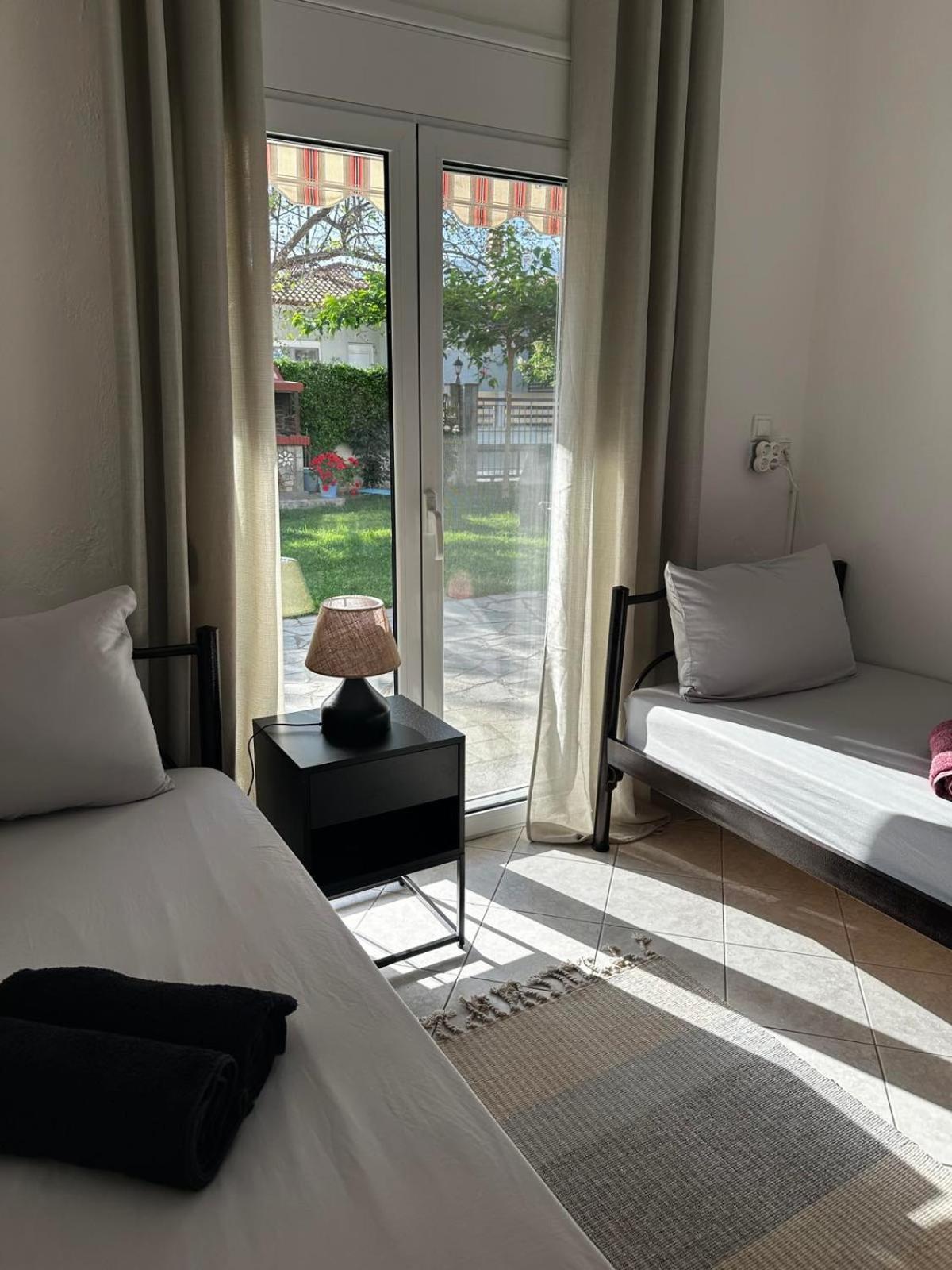 Elena Rooms-Apartments Аспровалта Екстериор снимка