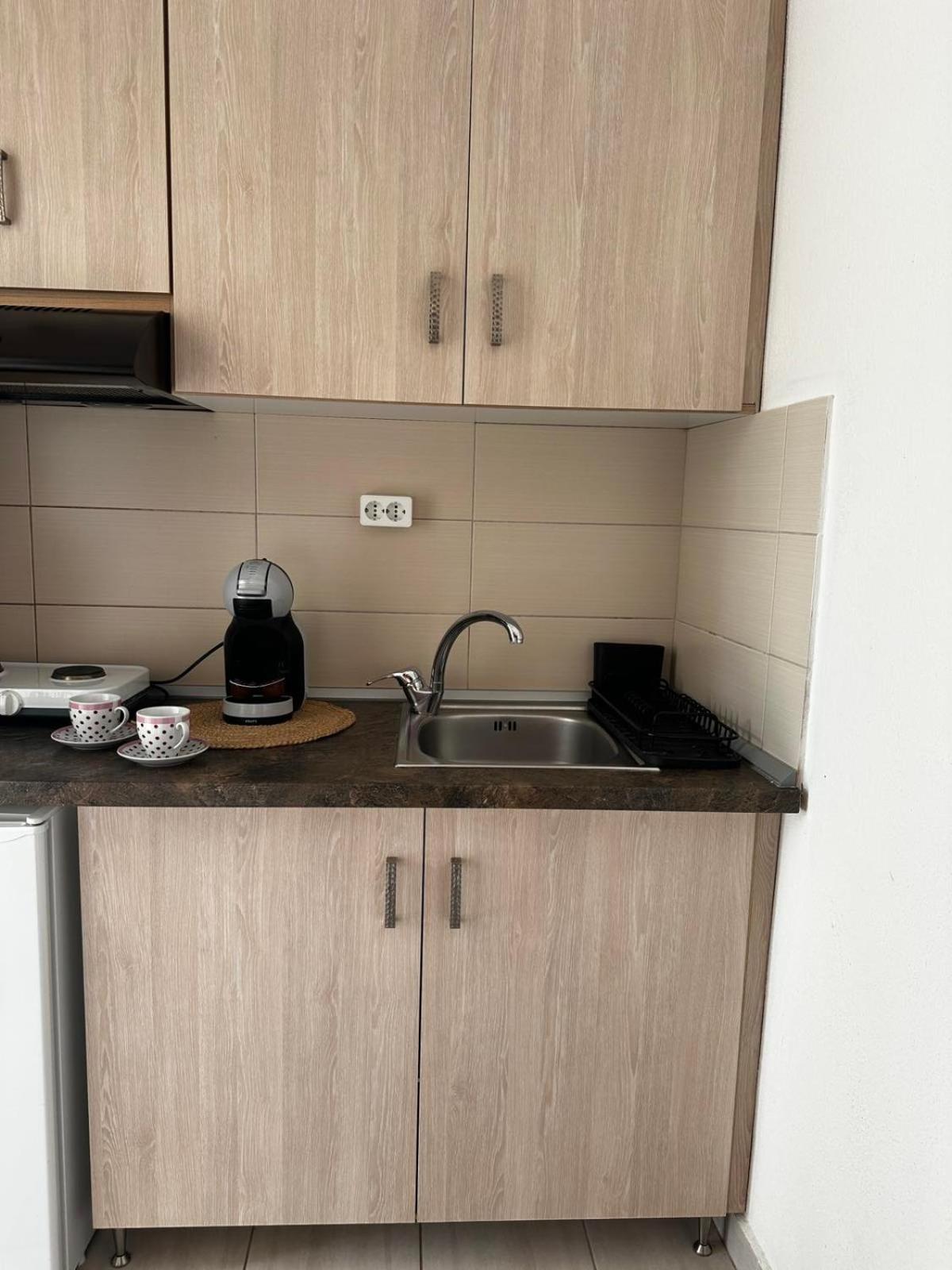 Elena Rooms-Apartments Аспровалта Екстериор снимка