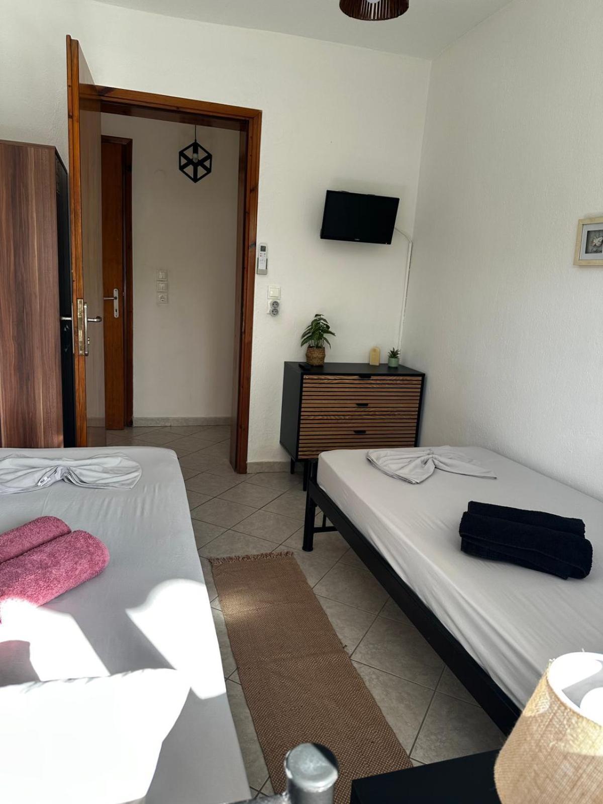 Elena Rooms-Apartments Аспровалта Екстериор снимка
