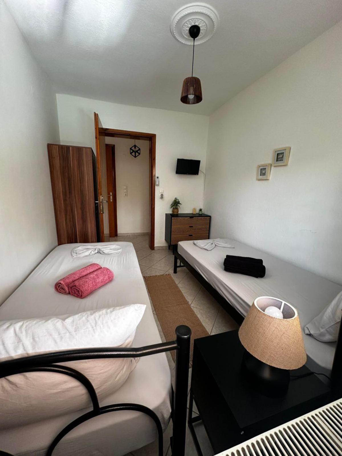 Elena Rooms-Apartments Аспровалта Екстериор снимка