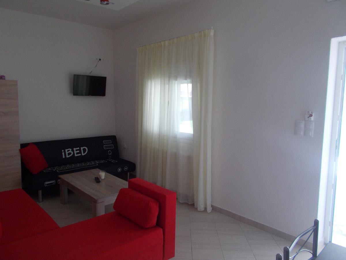 Elena Rooms-Apartments Аспровалта Екстериор снимка