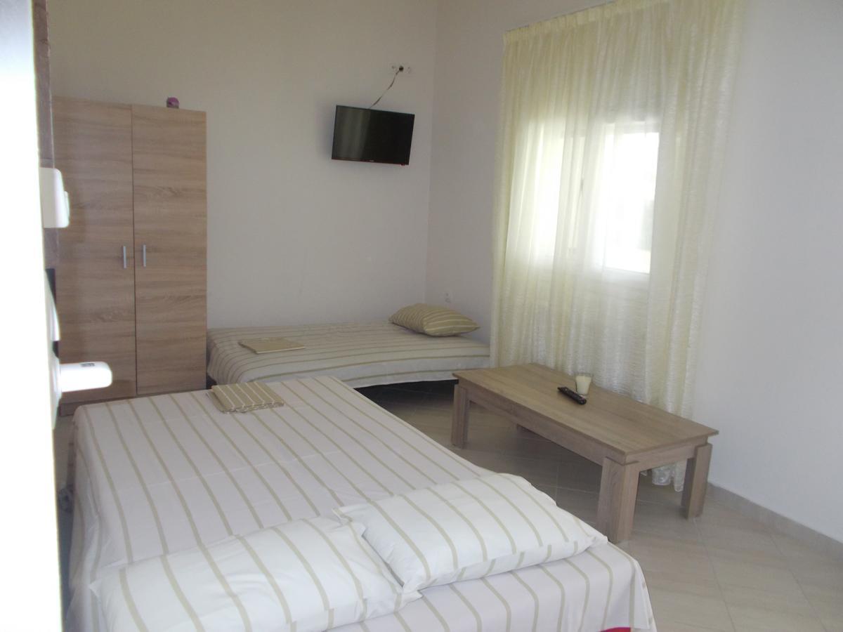 Elena Rooms-Apartments Аспровалта Екстериор снимка
