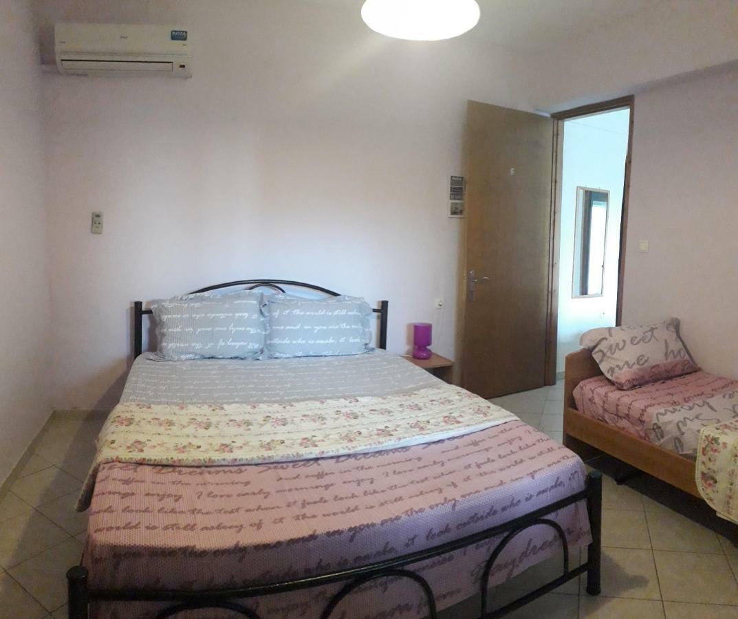 Elena Rooms-Apartments Аспровалта Екстериор снимка