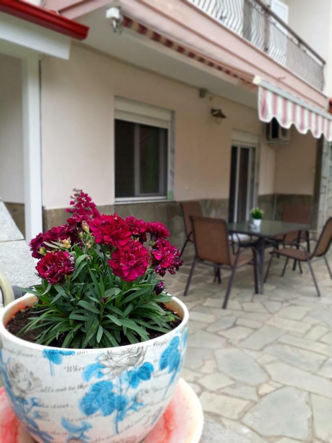 Elena Rooms-Apartments Аспровалта Екстериор снимка